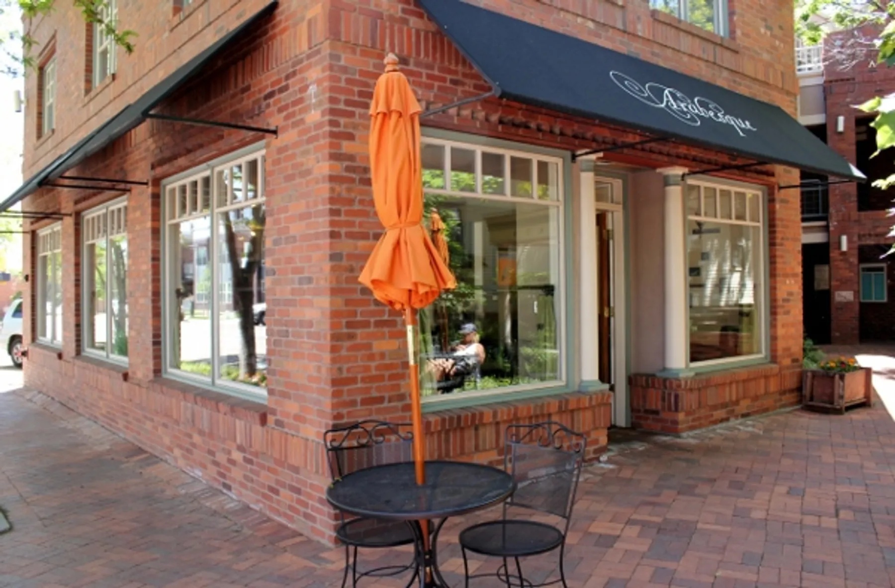 arabesque_storefront_2015